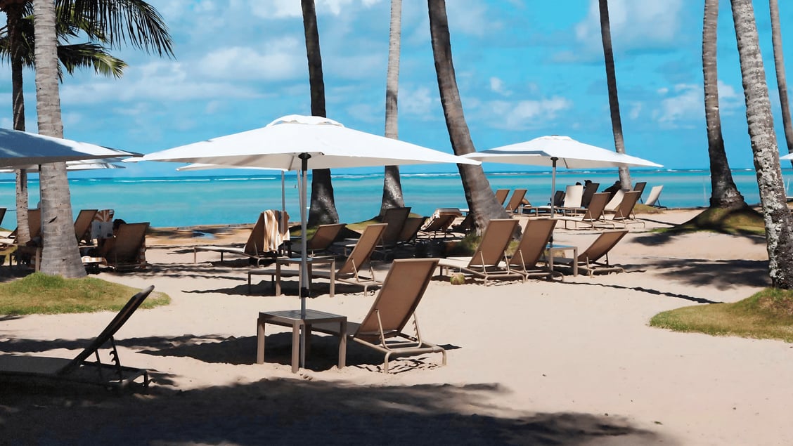 ombrelone-central-branco-praia