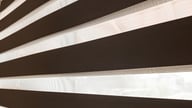 cortina-dual-marrom-detalhe